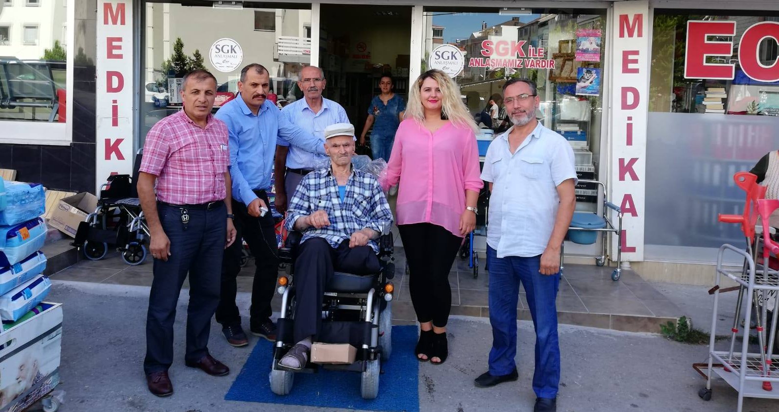 Yardıma ihtiyacı olanın yanındayız.